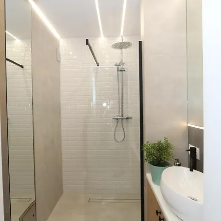 Ubytování v soukromí Romaszewskiego Zoliborz Bedroom Pokoj Metro *