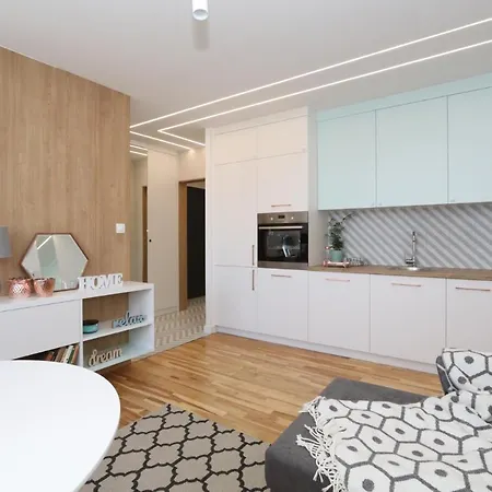 Homestay Romaszewskiego Zoliborz Bedroom Pokoj Metro Warsaw