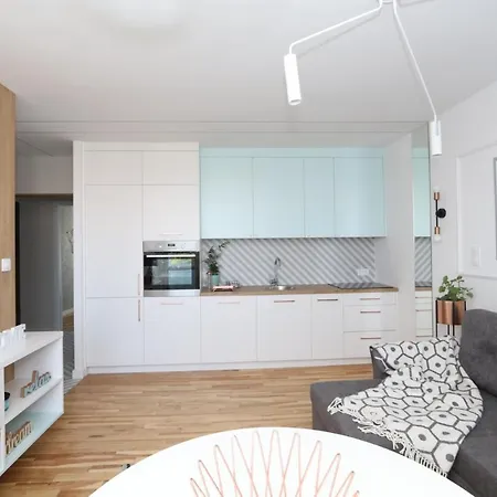 Alloggio in famiglia Romaszewskiego Zoliborz Bedroom Pokoj Metro Varsavia